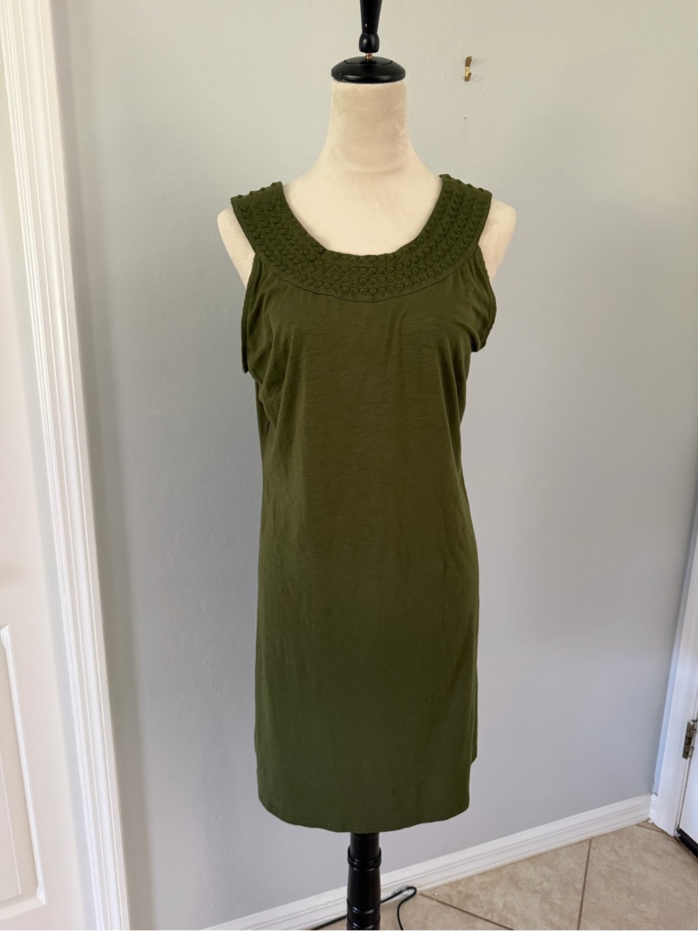 Tommy Bahama Olive Green Embroidered Scoop Neck Sheath Dress Medium Summer